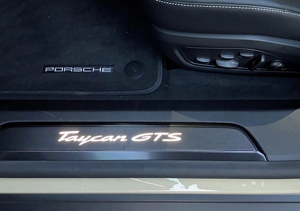 Porsche Taycan cena 629000 przebieg: 2386, rok produkcji 2023 z Łochów małe 781